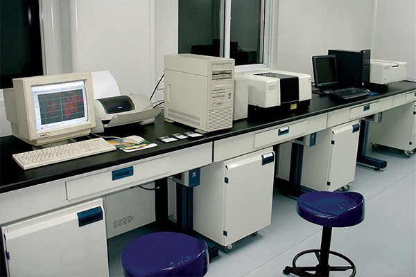 南京實驗室家具批發(fā)廠家